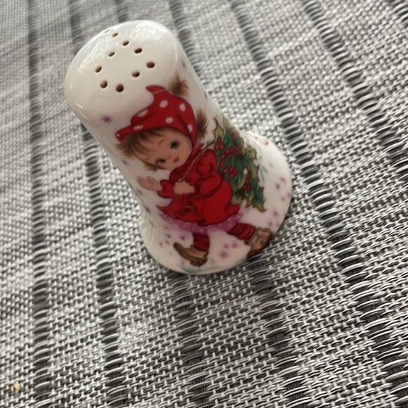 Lefton Salt &Pepper Shakers  Christy Holiday. - Picture 5 of 5